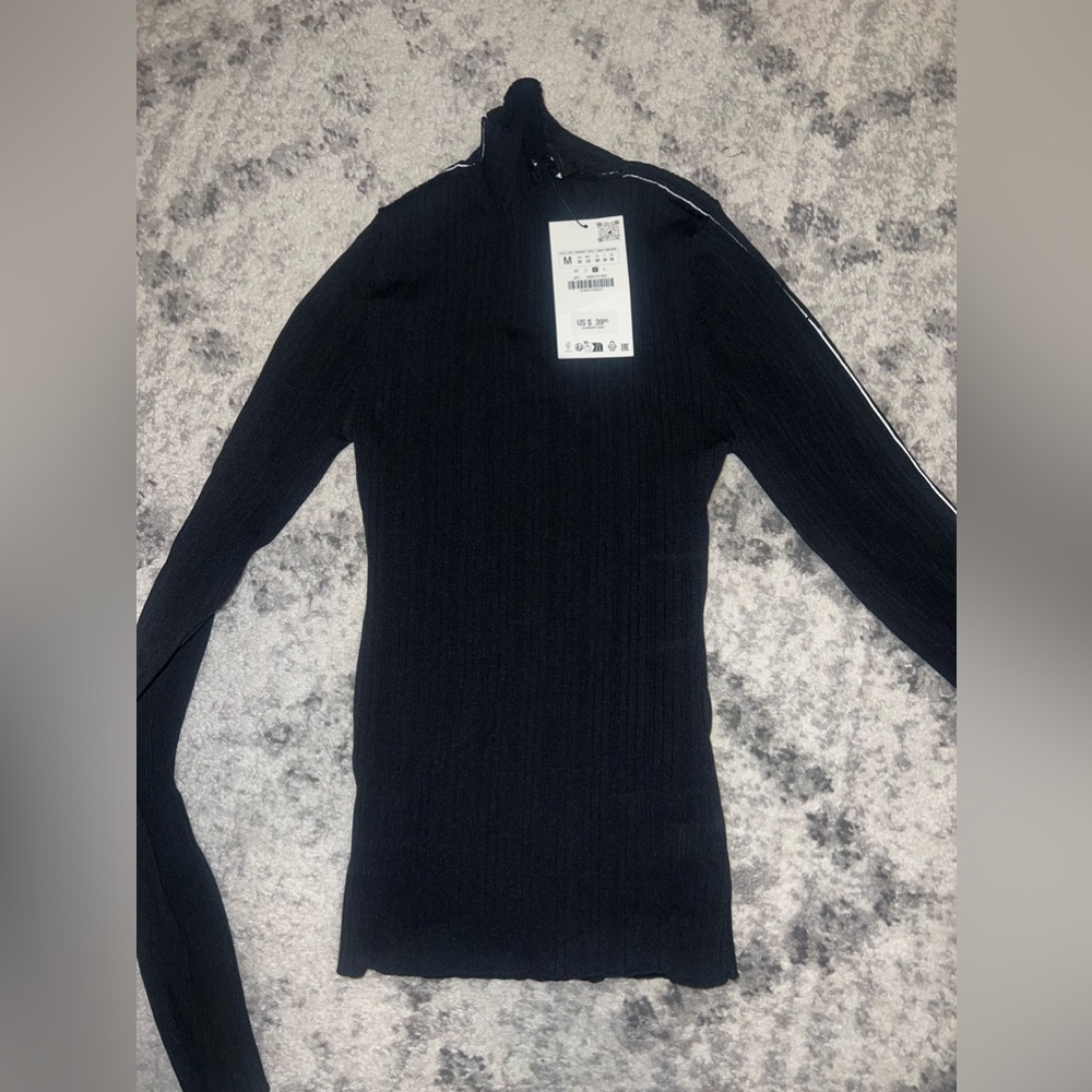 Zara mock neck sweater with white strip on side- NWT, size medium